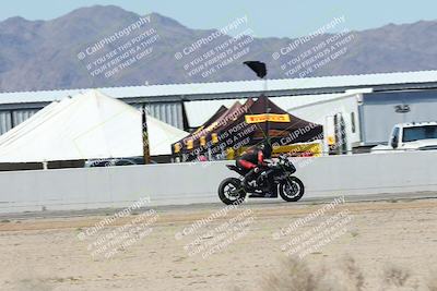 media/Oct-05-2025-CVMA (Sun) [[beeef4f201]]/Race 10-Formula Lightweight Twins Shootout/